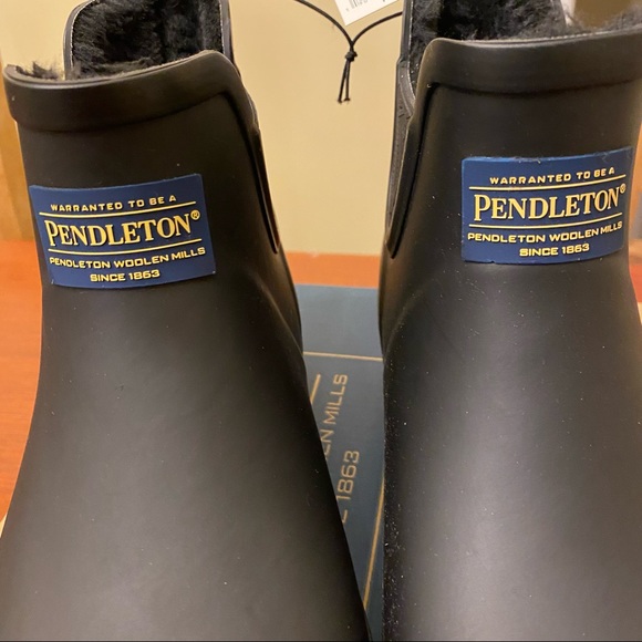 Pendleton Chelsea Ladies' Lined Faux Fur Black Rainboot. Size 8 - Picture 5 of 9